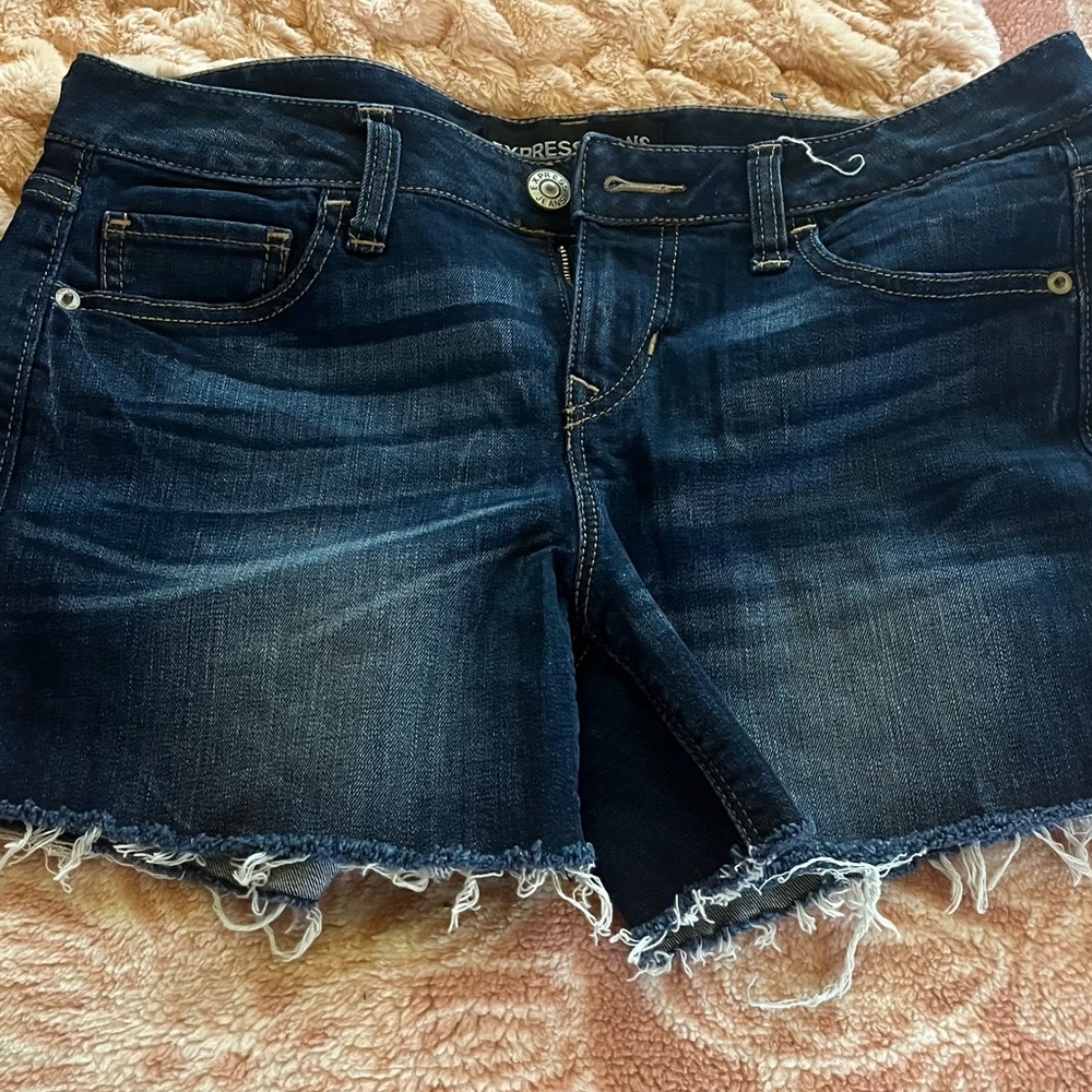 Express Shorts